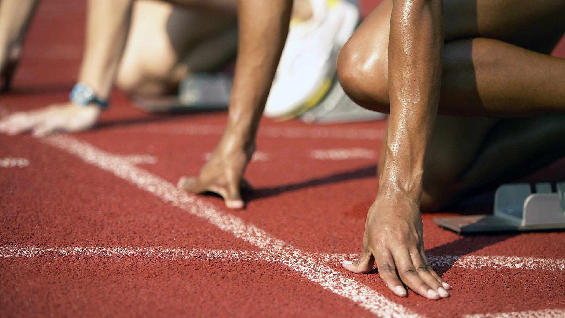 足球“反脚踢球挑战赛” 只允许非惯用脚射门与传球